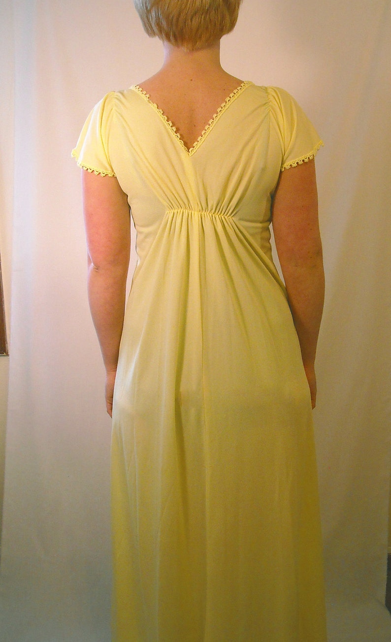 Robe longue vintage des années 1970/Robe vintage jaune pastel/Robe de déesse/Robe longue des années 70/Robe bohème hippie/Déguisement d'Halloween pour femme image 4