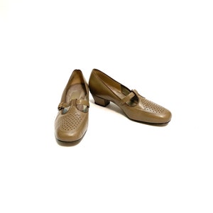 vintage 1970s T Strap Mary Janes // Khaki Leather Loafer Heels by Auditions Taille 9 image 4