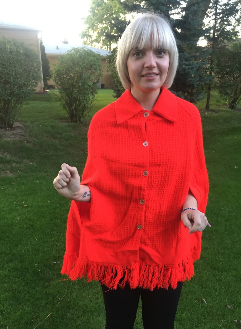 Red 60s Poncho // Vintage Sweater Poncho // Button Up Fringe Cape // Lightweight Poncho Cardigan // Mod Cape Medium Large image 2