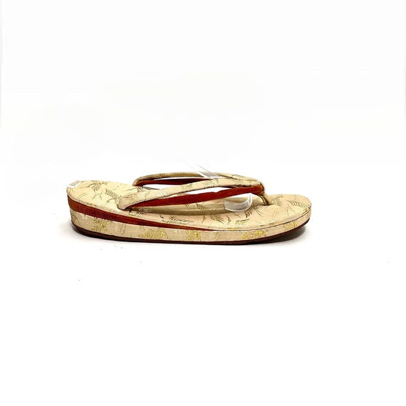 Vintage 1950s Traditional Japanese Zori Sandals // Ivory Brocade Crane Motif Thong Style Kimono Slides Size 8