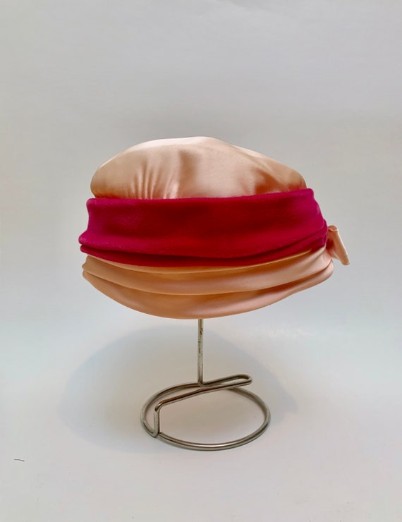 Vintage 1950s Pink Satin Toque Hat // Sculpted Bu… - image 6