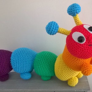 Rainbow caterpillar by Liz Ward amigurumi crochet pattern