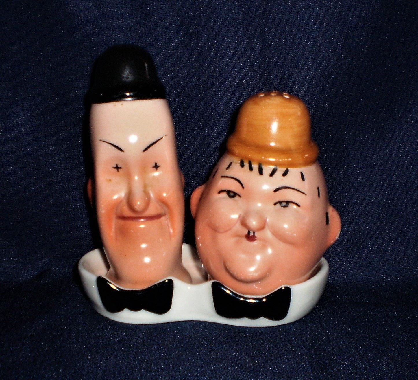 その他 Vintage/Laurel & Hardy MADE IN England Vintage Stanley Laurel and Oliver Hardy Salt and Pepper Set