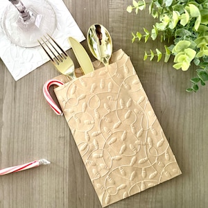 Embossed Christmas Lights Kraft Favor Bags – Holiday Party Treat Bags (5x7)