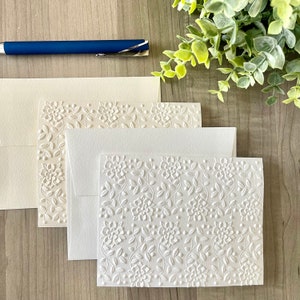 Plus de 10 cartes de remerciement florales vierges - gaufrage floral - blanc ou ivoire - luxe - remerciement de mariage - anniversaire - shower de mariage - vignes
