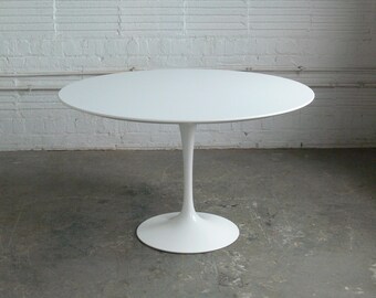 Saarinen Round Dining Table by Eero Saarinen for Knoll