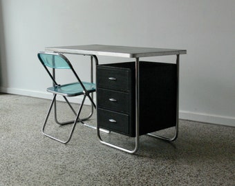 Bauhaus Inspired Art Deco Chromed Desk In the Manner of Wolfgang Hoffmann for Howell