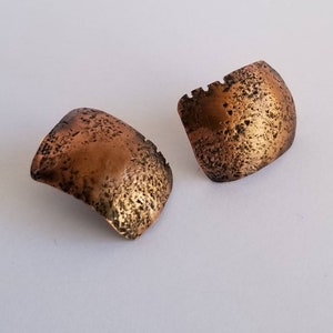 Orecchini geometrici in rame martellato, orecchini in rame, orecchini a perno, orecchini in rame martellato, orecchini a perno