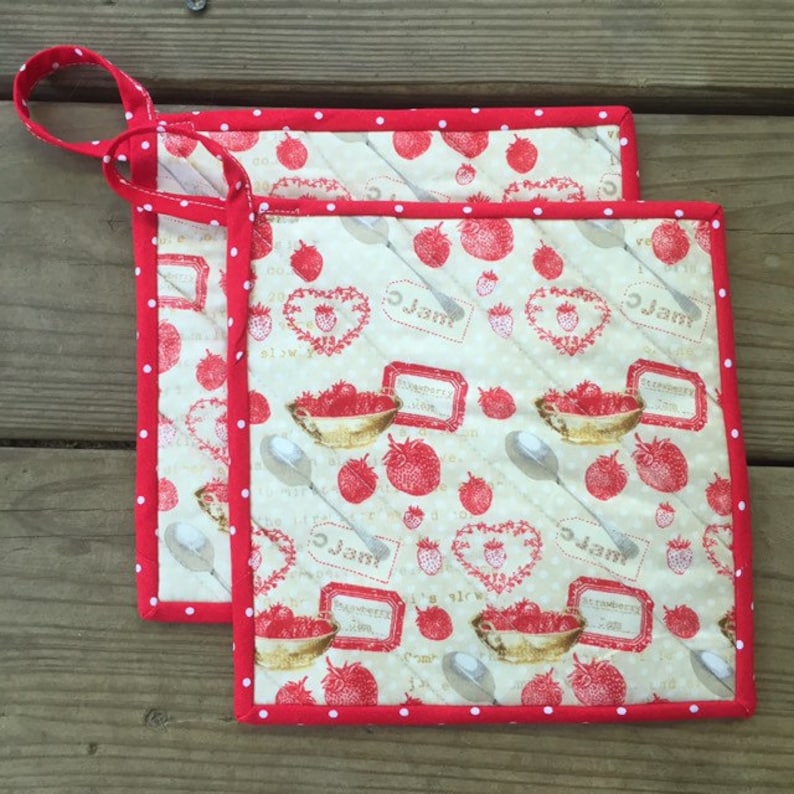 Set of two Pot Holders and a Matching Oven Mitt Strawberry Summer