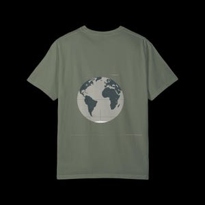 T-shirt Earth Graphic - T-shirt minimaliste à imprimé globes - Chemise verte unisexe - Esthétique streetwear écologique - Mode durable