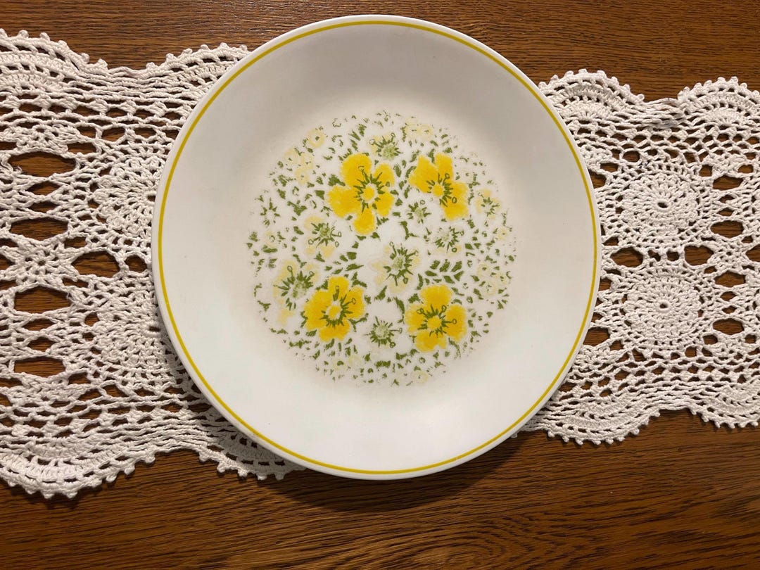 Vintage 1970’s Corelle April Showers Pattern Dinner Plates. - Etsy