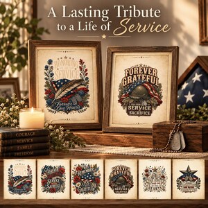 Pu&ograve; includere: Due stampe incorniciate con temi militari patriottici raffiguranti bandiere americane, elmetti e piastrine. Il testo recita A Lasting Tribute to a Life of Service, Honoring a Life of Service e Forever Grateful for Your Service and Sacrifice.