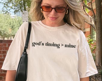 Paquete PNG "El tiempo de Dios es mayor que el mío", sublimación de camisetas cristianas desgastadas, descarga digital de citas de fe minimalistas, PNG de las Escrituras
