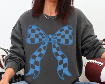 Blauer karierter Bogen PNG, Blauer Spieltag Shirt Design, Kariertes Schulmaskottchen PNG, Kokett Bogen Spieltag Shirt Design PNG, Baseball Fußball