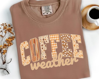 Clima cafetero PNG, Diseño de camiseta retro para amantes del café otoñal, Otoño con especias de calabaza PNG, Sublimación de temporada acogedora, Descarga de gráfico otoñal lindo