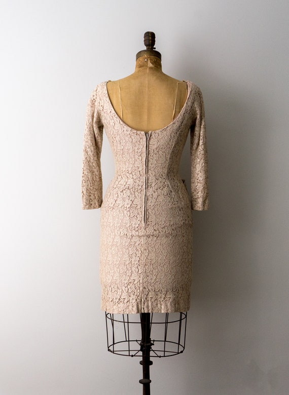 1960's Lace Wiggle Dress. vintage 60 beige dress.… - image 5
