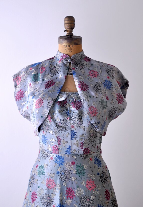 1950 Hawaiian dress. brocade. 50's floral dress. … - image 9