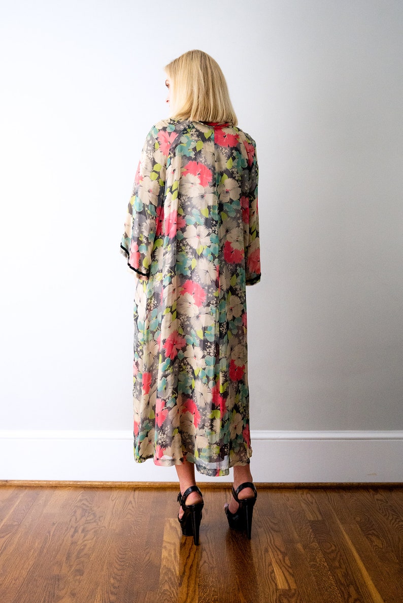 RARE 1930's floral chiffon robe. vintage 30's black and pink print robe. silk chiffon. kimono. flower print. vibrant colors. image 4