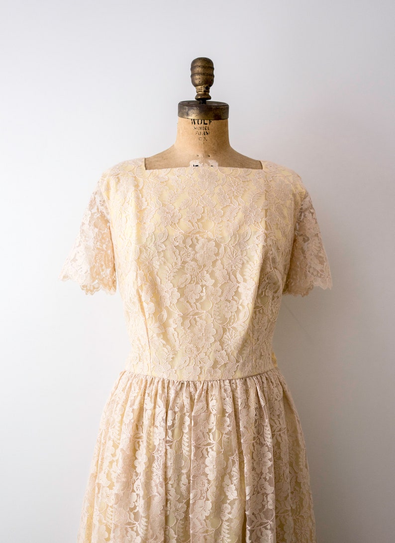 Vintage 50 lace dress. 1950s champagne dress. full skirt. | Etsy