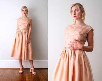 1950's peach pink organza party dress. vintage 50's embroidered floral dress. sheer. ivory flowers. full skirt. s.