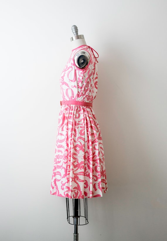 Vintage 50 swirl print dress 1950/'s pink dress full pleated skirt xs. pink /& white cupid novelty print