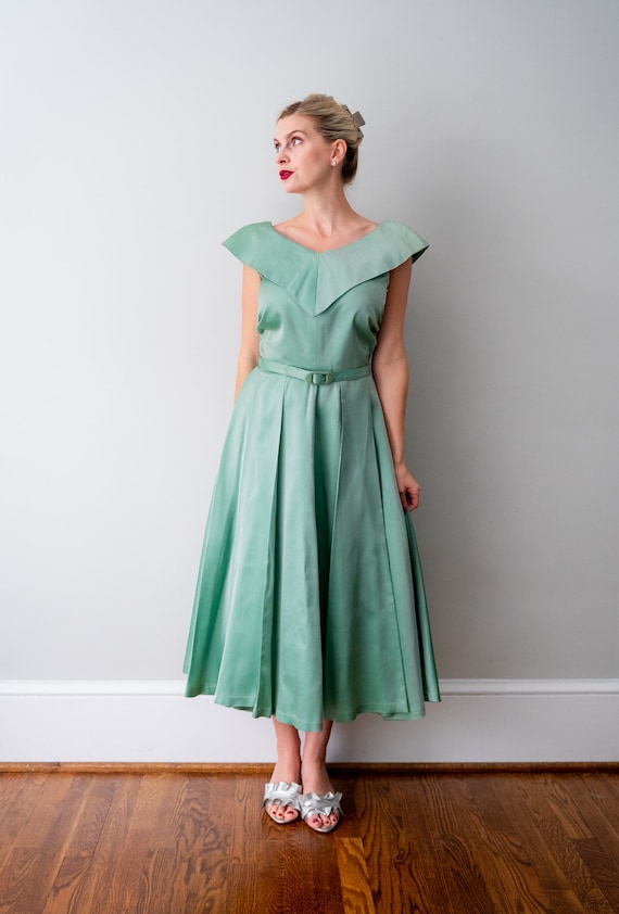 50's Mint Green Party Dress. Small. 1950's Green Silk Dress. Berta Collar. Belt. Gored Full Skirt. Pleated.