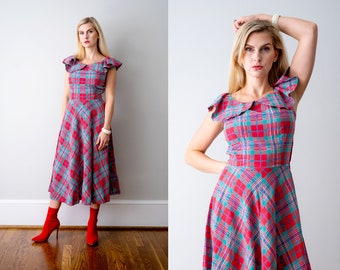 40's red plaid dress. vintage 1940 collared dress. a-line full skirt. red, green, blue plaid print. cotton dress xs.