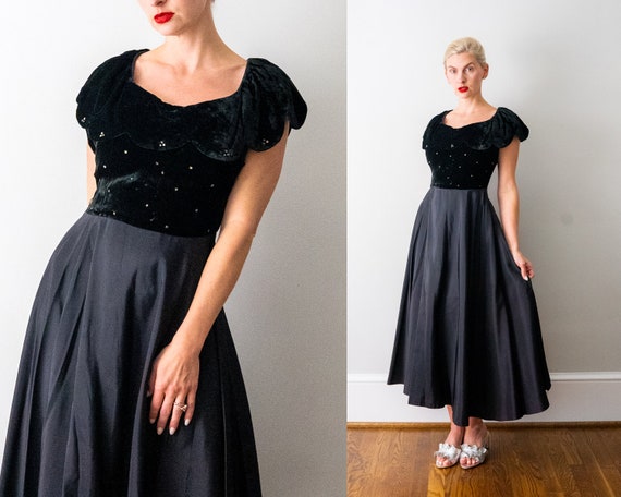 1940 black velvet dress. Scalloped collar. 40’s f… - image 1