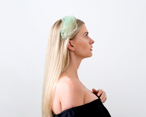 50’s green feather headband. pastel. 1950 mint gr… - image 1