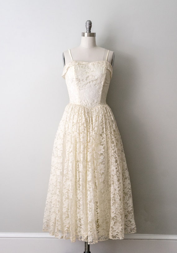 1950's ivory lace wedding dress. 50 vintage full … - image 5