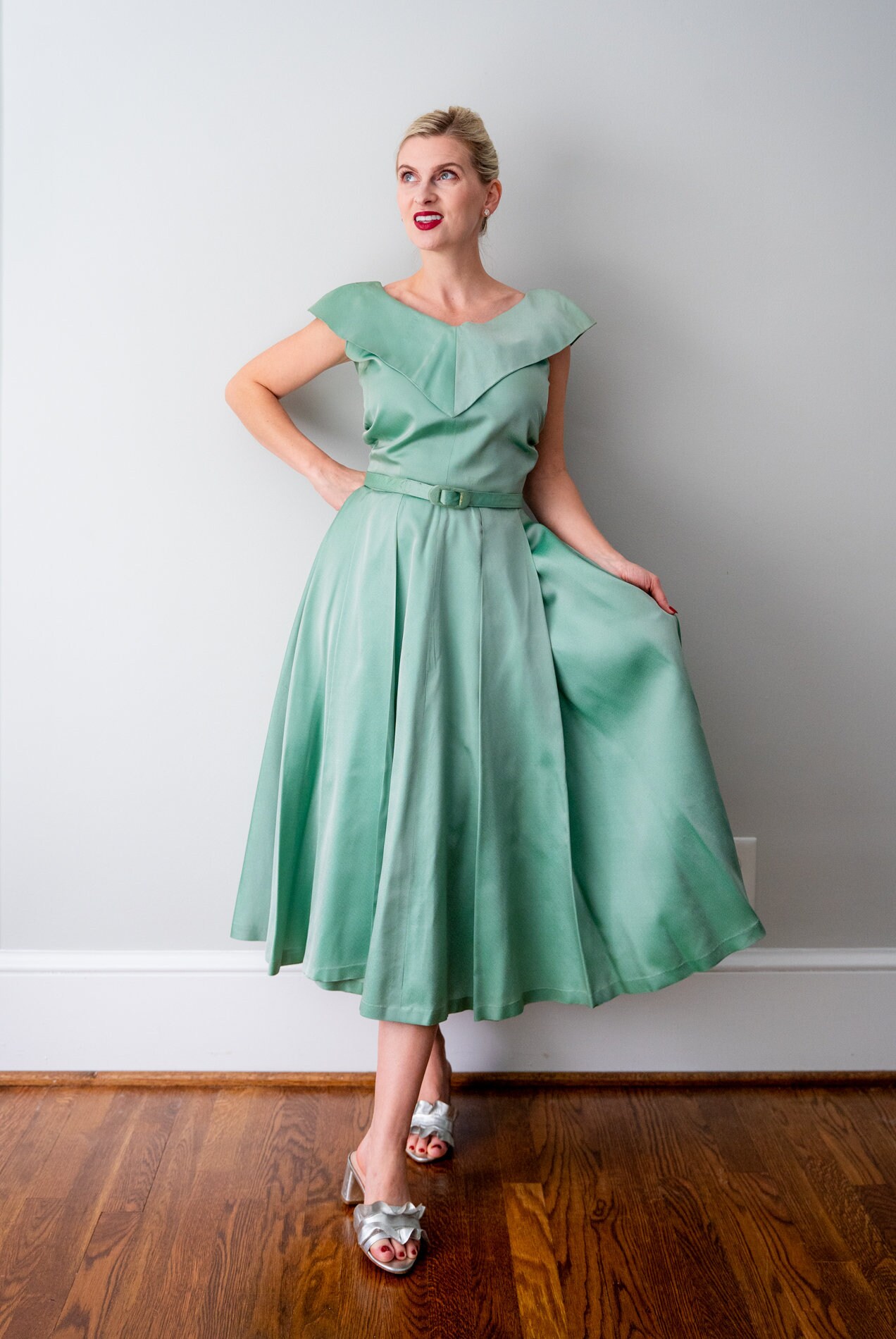 50's Mint Green Party Dress. Small. 1950's Green silk Dress. berta collar. belt. gored full skirt. pleated.