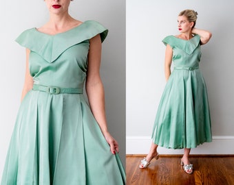 50's Mint Green Party Dress. Small. 1950's green silk dress. berta collar. belt. gored full skirt. pleated.