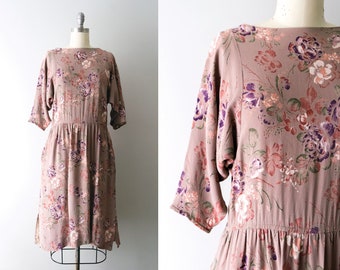 1970's taupe and pink floral dress. vintage 80's rayon dress. floral print pink purple. drop waist. XL.