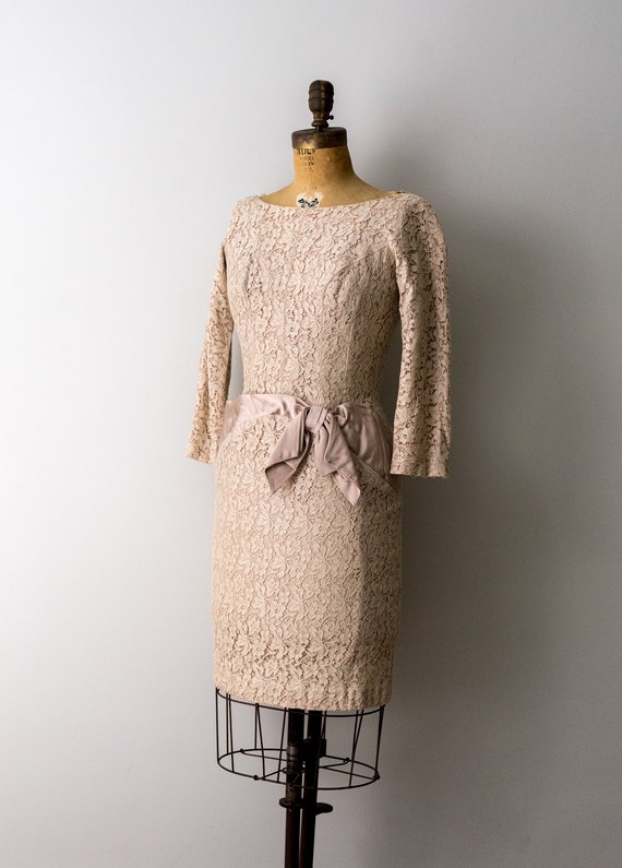 1960's Lace Wiggle Dress. vintage 60 beige dress.… - image 8