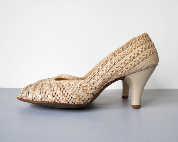 tan pumps