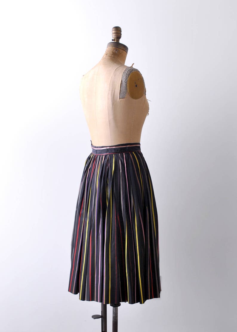 1950 striped pleated skirt. Full skirt. 50s rainbow skirt. Black taffeta. xxs. xs. Pink, red. image 4