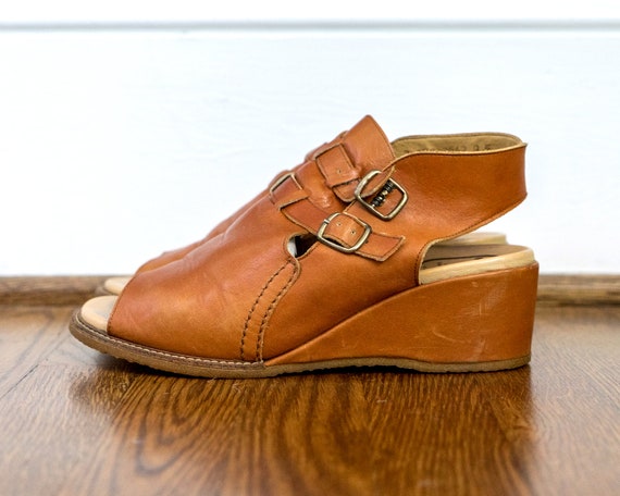 70's leather sandals. 1970's boho clog shoes. wedg
