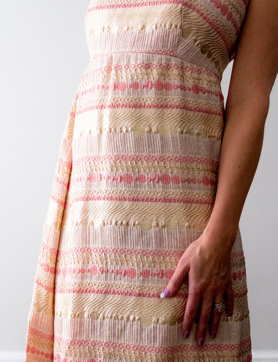 1960 metallic dress. 60's evening gown. pink & go… - image 9