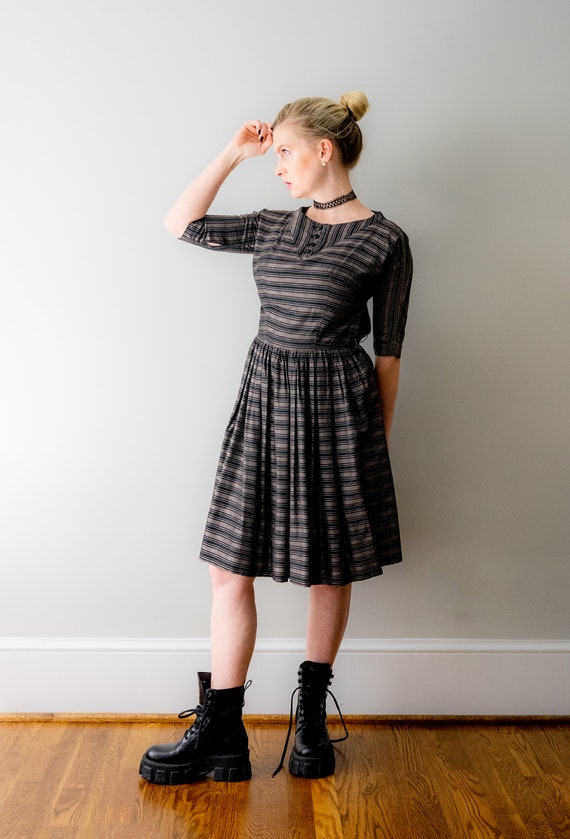 Vintage 60’s striped dress. 1960 silver & black d… - image 2