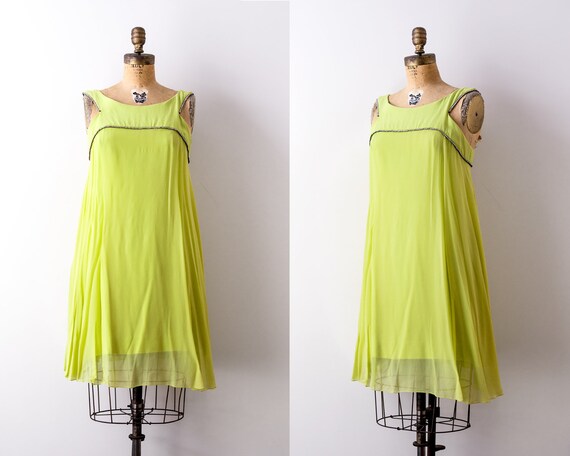 1960's green dress. vintage 60 shift dress. chiffo