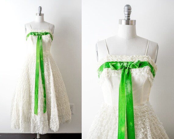 Vintage 50's gown. 1950 green dress. white full dr