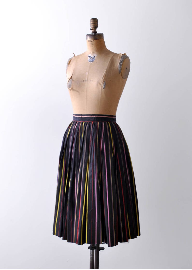 1950 striped pleated skirt. Full skirt. 50s rainbow skirt. Black taffeta. xxs. xs. Pink, red. image 5