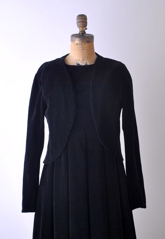 1950's velvet dress. black. 50's pleated dress. m… - image 2