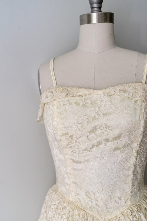 1950's ivory lace wedding dress. 50 vintage full … - image 9