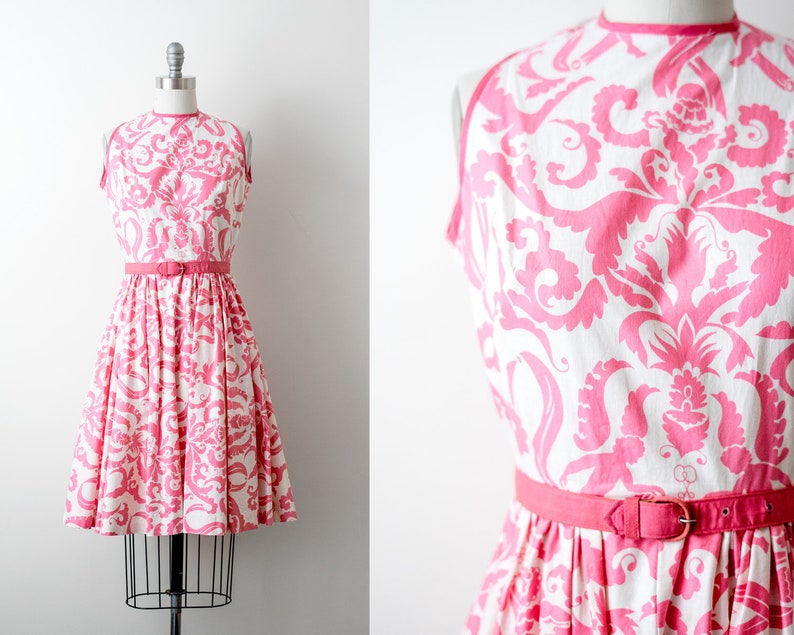 Vintage 50 swirl print dress 1950/'s pink dress full pleated skirt xs. pink /& white cupid novelty print