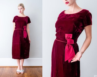 1960's red velvet dress. 60's burgundy sheath dress. m. large satin bow. wine red. l
