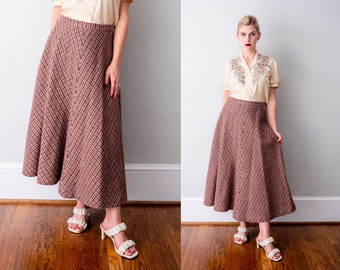 70's brown wool skirt. large 1970 houndstooth skirt. a-line. long skirt. diagonal. l. tan plaid.