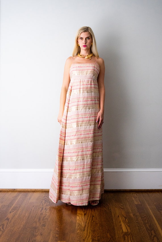 1960 metallic dress. 60's evening gown. pink & go… - image 2