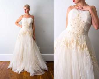 RARE 1950's Kiviette white ball gown. vintage 50's tulle sequin beaded wedding dress. small. ball gown. couture.