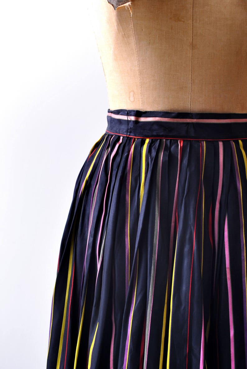 1950 striped pleated skirt. Full skirt. 50s rainbow skirt. Black taffeta. xxs. xs. Pink, red. image 3